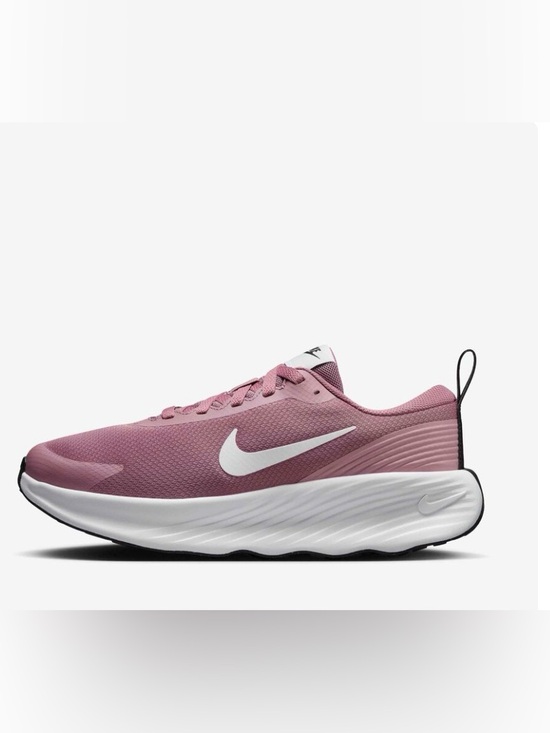 Nike Shoes - Nike Promina size 7.5